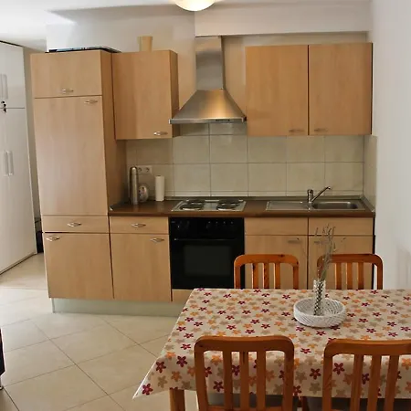 Apartment Leona